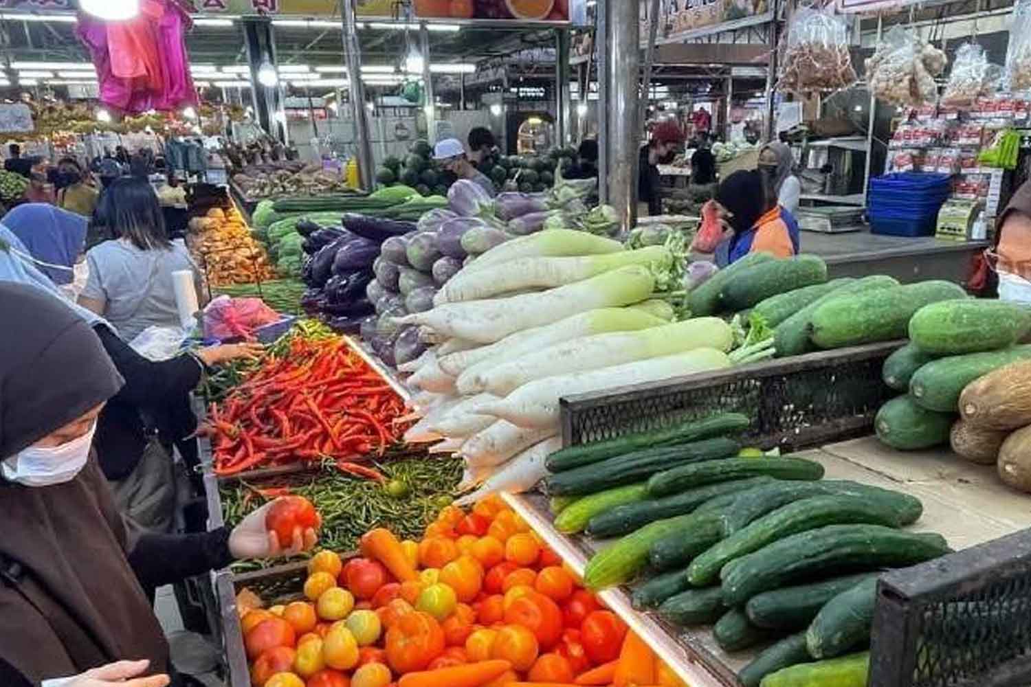 Pasar Raya di Shah Alam kena denda RM70K selepas naikkan harga sayur