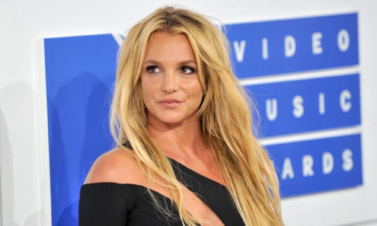 Tiga Kali Menjanda, Britney Spears Umum Kahwin Dengan Diri Sendiri